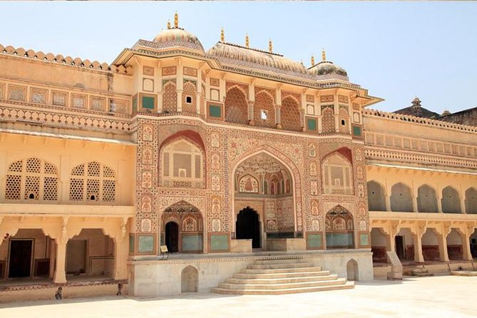 1-Day Trip to Jaipur from Mumbai with Both side Commercial Flights - Hawa Mahal gives you Jaipur’s famous first view