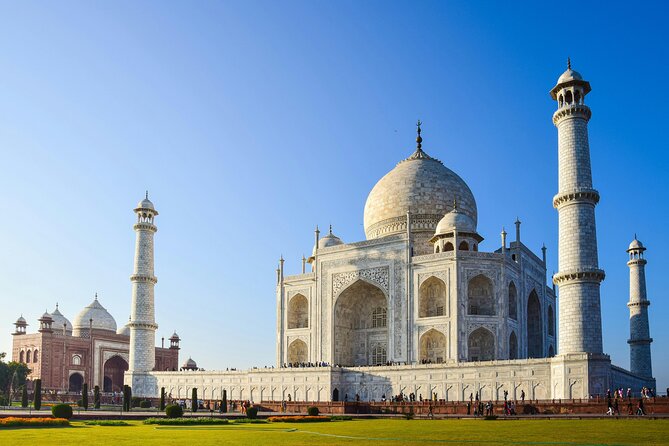 1-Day Trip to Taj Mahal and Agra from Mumbai with Both Side Commercial Flights - Key points to know before booking