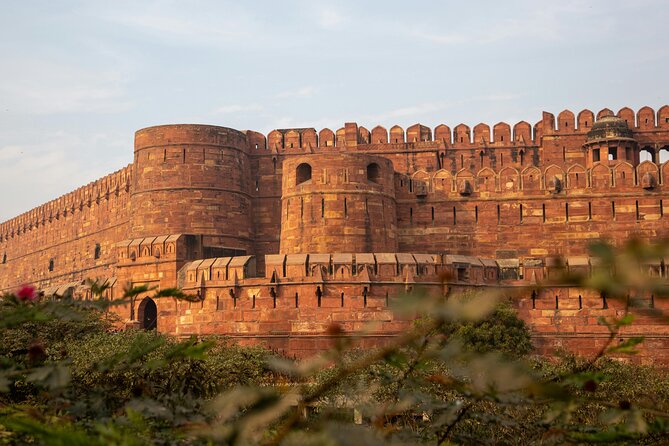 1-Day Trip to Taj Mahal and Agra from Mumbai with Both Side Commercial Flights - Returning to Delhi, then Mumbai