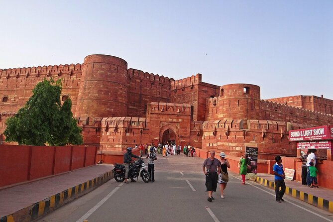 1-Day Trip to Taj Mahal and Agra from Mumbai with Both side Commercial Flights - One hour inside Agra Fort