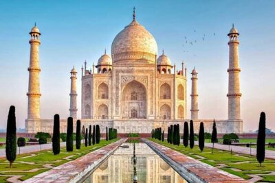 2-Day Tour to The Taj Mahal, Agra from Mumbai with Both Side Commercial Flights