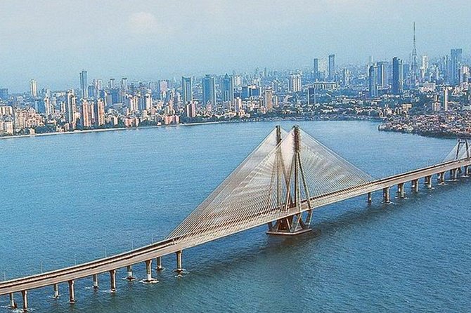 Affordable transfer from Mumbai Airport to Pune - From Mumbai Airport Arrivals to the Pune Road