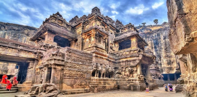 Ajanta & Ellora : Day Tour from Mumbai with Flight Tickets - The early flight from Mumbai to Aurangabad