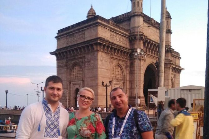 All in one Combo of City ,Slum,Dhobighat & Dabbawala tour - A full day that connects two Mumbais