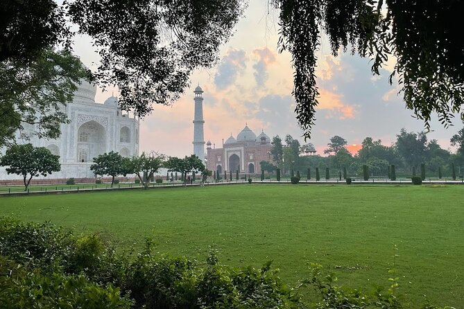 All Inclusive Taj Mahal Tour From Mumbai - Agra Fort, the Mughal power center
