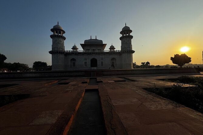 All Inclusive Taj Mahal Tour From Mumbai - Agra shopping and the return to Mumbai