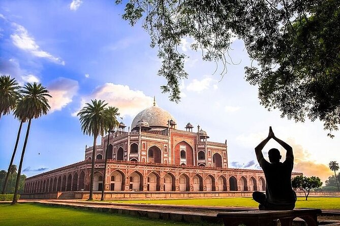 All Inclusive Taj Mahal Tour From Mumbai - Mumbai pickup and the flight to Delhi