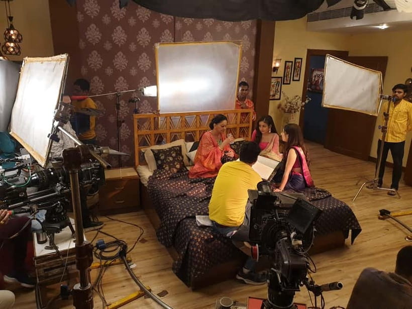 Bollywood Sightseeing and Celebrity Home Tour by Private Car - Hospital, jail, office, and bungalow sets