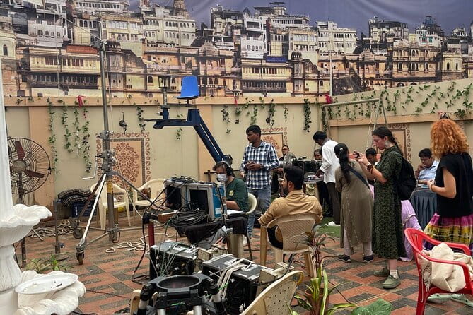 Bollywood Sightseeing and Celebrity Homes Tour by Private Car - The Three-Hour Visit to SJ Studio