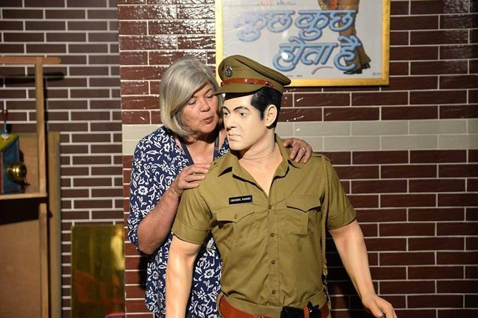 Bollywood Studio Tour: Get an Exclusive Behind-the-Scenes - Reaching SJ Studio in Andheri East