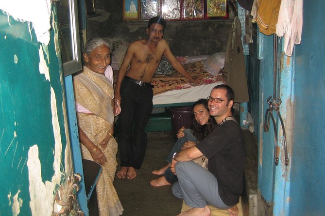 Dharavi slum tour in Mumbai by Female tour guides of the slum - Seeing Dharavi as a place where people work