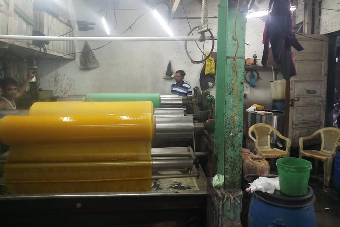 Dharavi Slum Tour with Laundry And Hotel Transfer (South Mumbai) - Private transport from South Mumbai