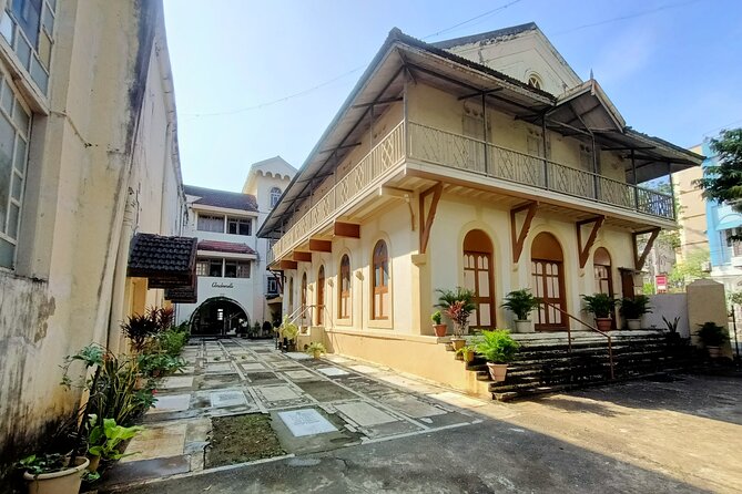 Discover the Hidden Gems of Bandra on an Engaging Walking Tour - Starting at St. Andrew’s Church at 4:00 pm