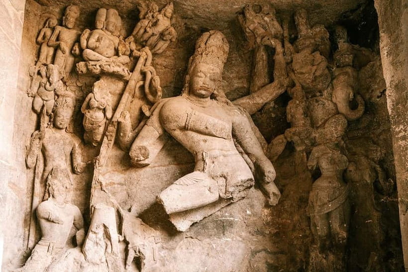 Elephanta caves tour in Mumbai - Group & Private Options - Entering the main cave and meeting Shiva