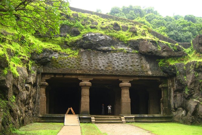 Elephanta Island Guided Tour - Starting at 9:00 a.m. near the Gateway of India