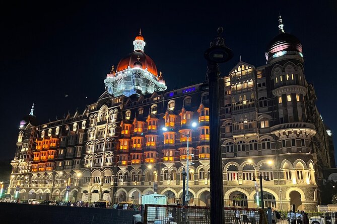 Evening Mumbai by Foot Street Food and Heritage - Leopold Café and the character of the old center
