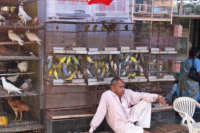 Explore the New colorful places in Mumbai Market Tour - Spice, jewelry and flower markets add different sights