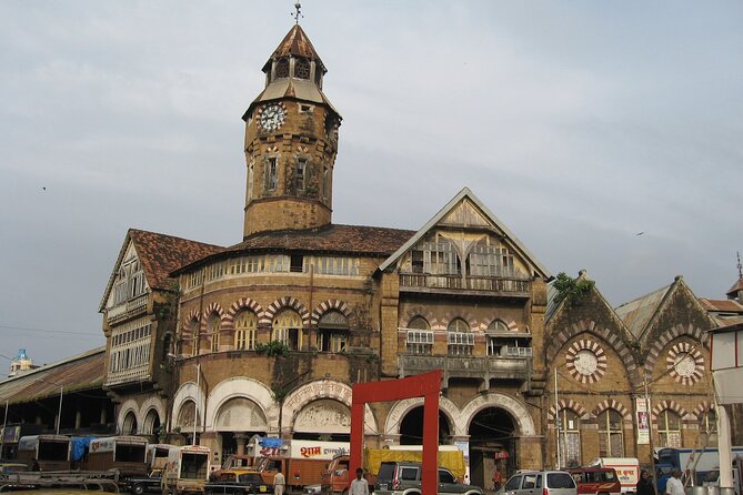 Explore the New colorful places in Mumbai Market Tour - Mangaldas Market makes the route useful for shoppers