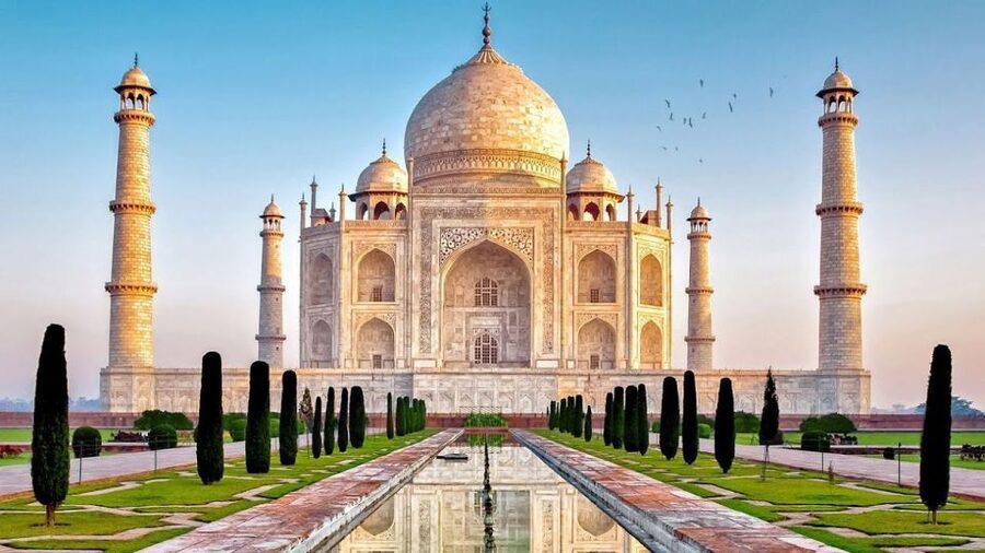 From Mumbai: Taj Mahal and Agra Day Tour - The private car and the Delhi to Agra connection