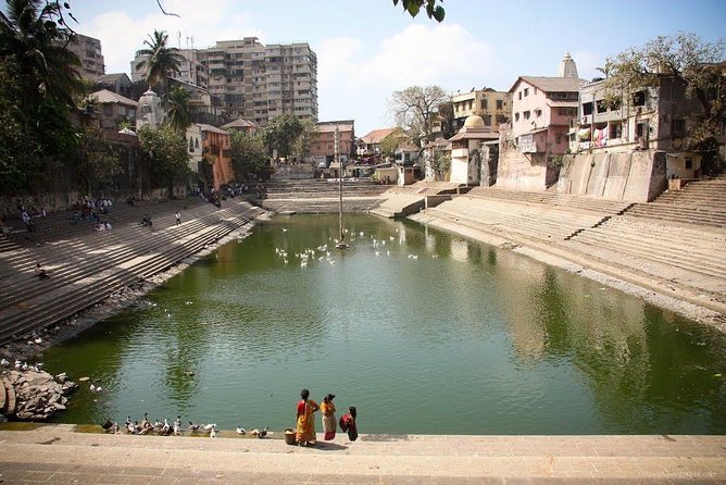 Full Day Mumbai Sightseeing Tour with Dharavi Slum - Dharavi’s commercial and residential sides