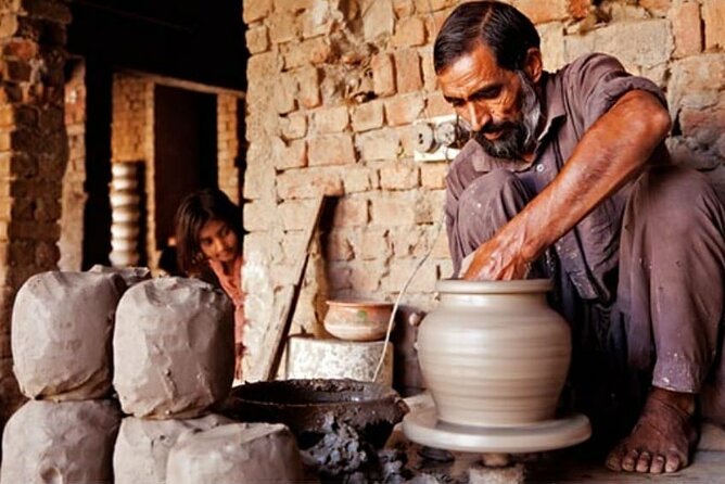 Full-Day Privat Sightseeing in Mumbai & Dharavi Tour with Pick Up - Gateway of India: two hours around Mumbai’s famous arch