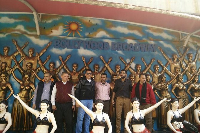 Full-Day Private Slum and Bollywood Tour with DANCE. - Key points at a glance