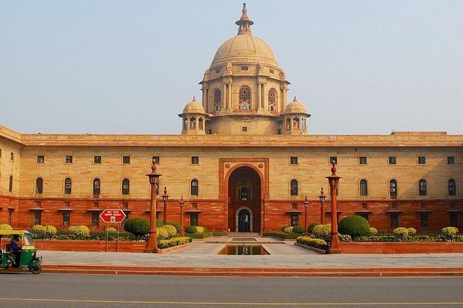 Golden Triangle Tour 4 Days From Mumbai with Return Flights - The road to Agra on day two