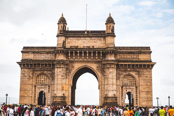 Guided Mumbai Sightseeing Tour With Pickup - Chowpatty and Marine Drive