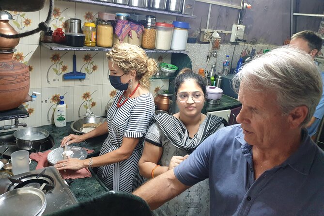 Indian Curry 5-Hour Cooking Classes In Mumbai - The pottery stop adds another local craft