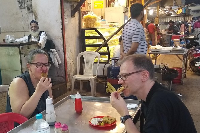 Mohd Ali Road Kebab & Curry Food Trail in Mumbai with Guide - Safety, allergies, and comfort