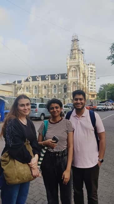 Mumbai: 2-Hour Guided Bandra Walking Tour - What the guides add to a two-hour walk