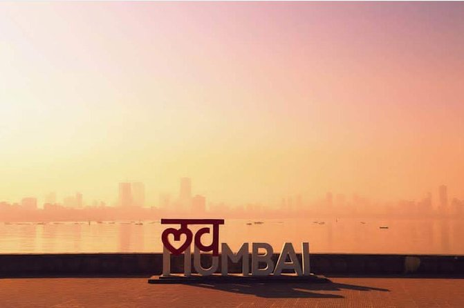 Mumbai After Dark: Private Night Tour with AC Transfers - Marine Drive and Nariman Point by night