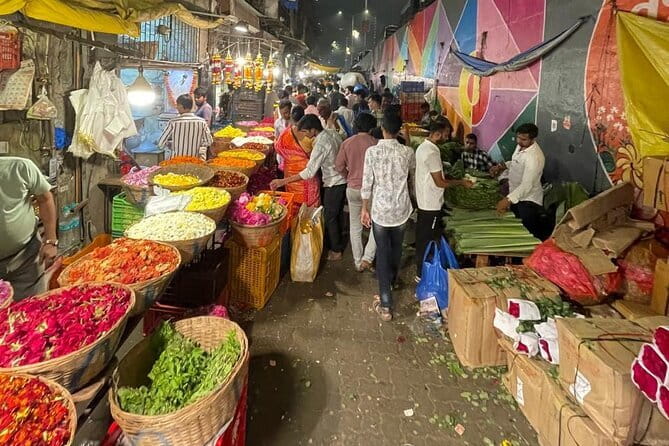 Mumbai Bazaar Walking Tour - A pause at Shri Mumbadevi Temple