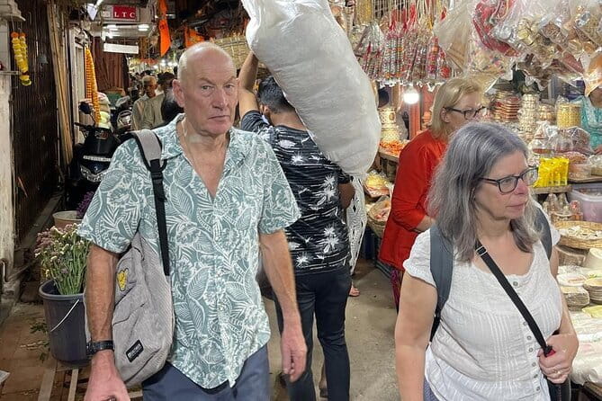 Mumbai Bazaar Walking Tour - Exploring Bhuleshwar Bazaar for 20 minutes