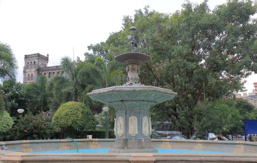 Mumbai: Best of the City Private Half-Day Tour - A quiet pause at Mahalaxmi Temple