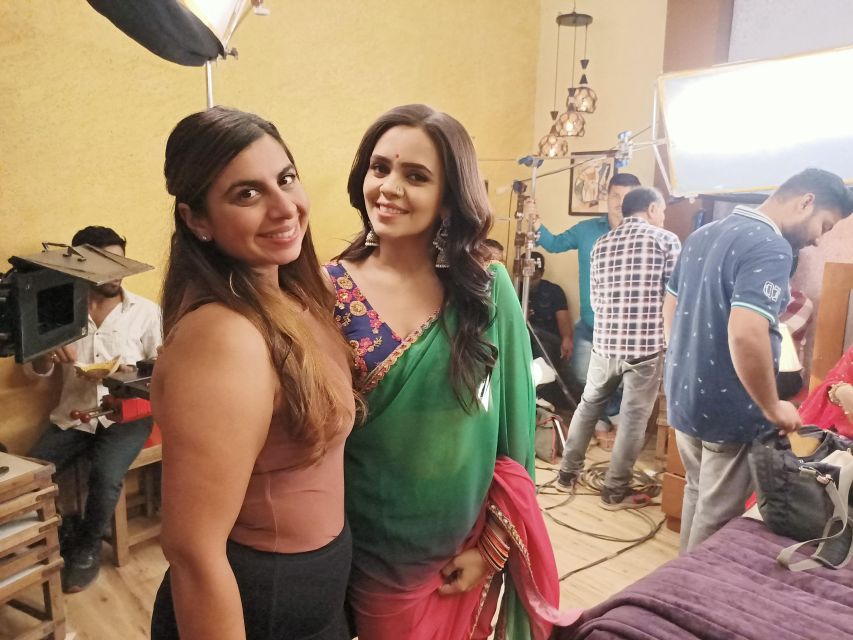 Mumbai: Bollywood Studio Guided Tour with Tickets - Three or four live Bollywood dance shows
