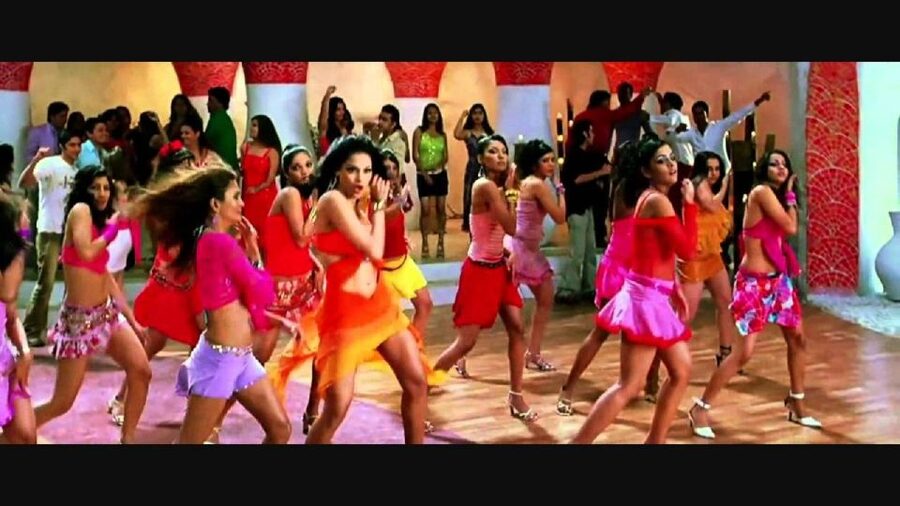 Mumbai Bollywood Tour - A drive past famous Bollywood homes