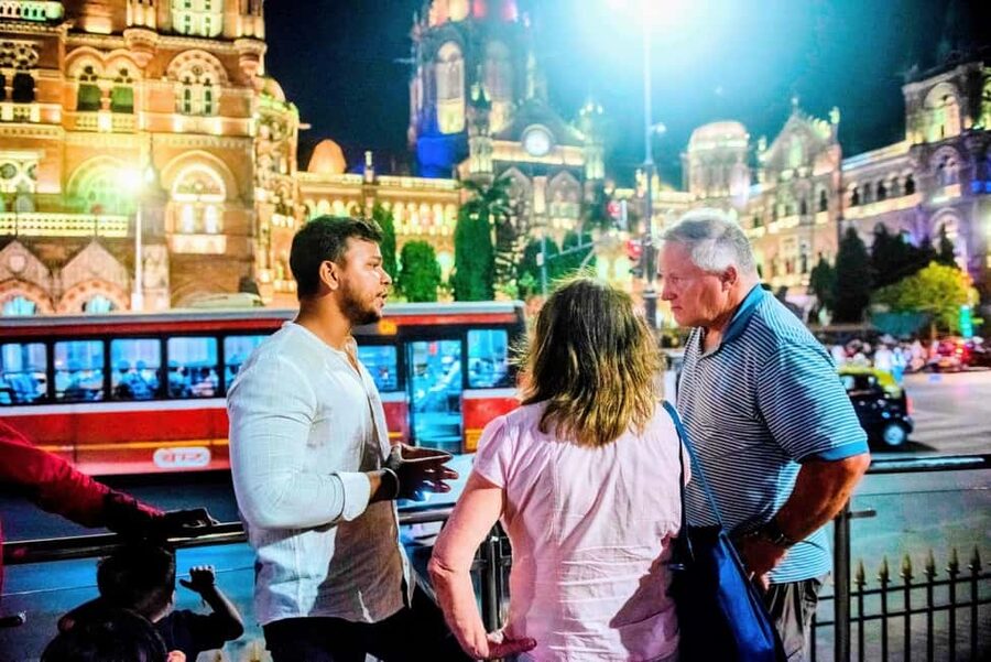 Mumbai by Night: Private Iconic Sights Tour in Lights - Malabar Hill, Hanging Gardens, and Kamala Nehru Park