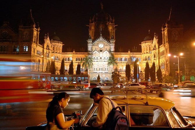 Mumbai by Night: Private Tour of Iconic Sights in Lights - Colaba Causeway and the end of the evening
