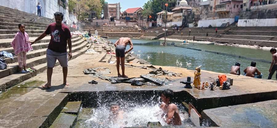 Mumbai City At Dawn, Visit the Unexplored Spots. - Banganga Tank, a quiet break near the coast