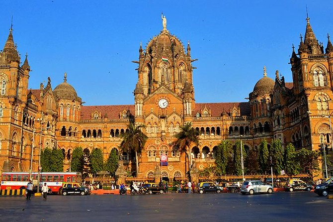 Mumbai City of Dreams Tour in Private Vehicle - Gateway of India and Colaba’s old streets