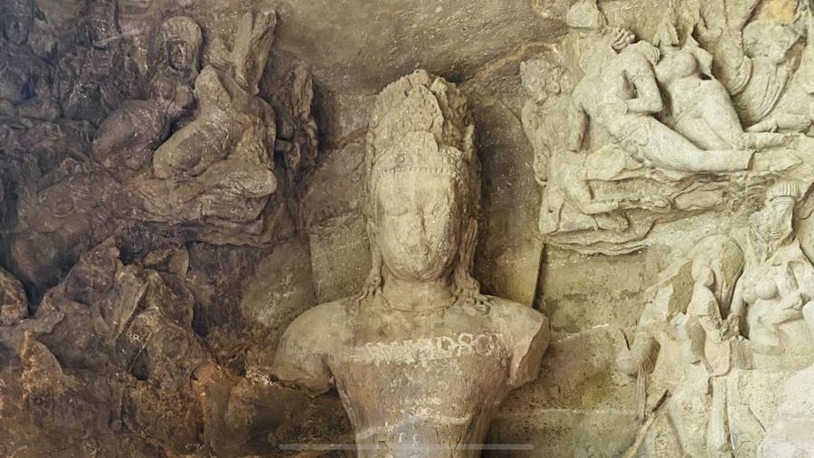 Mumbai City Tour with multiple options - Exploring the Shiva Cave and Trimurti