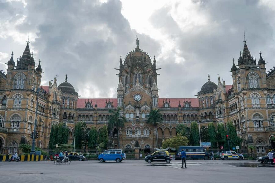 Mumbai City Tour with Option to Add Elephanta Caves - Gateway of India and the Taj Mahal Palace
