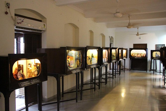 Mumbai Day Tour By Car - High Court and Victoria Terminus