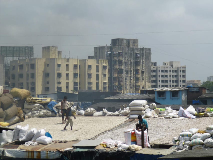 Mumbai: Dharavi Slum 2-Hour Walking Tour - What the two-hour itinerary feels like