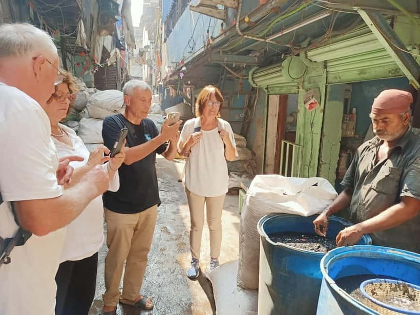 Mumbai: Dharavi Slum and Dhobi Ghat Tour with Train Ride - Key points at a glance