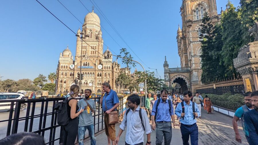 Mumbai: Dharavi Slum, DhobiGhat, and Dabbawallas Tour - Who should book, and who should think twice?