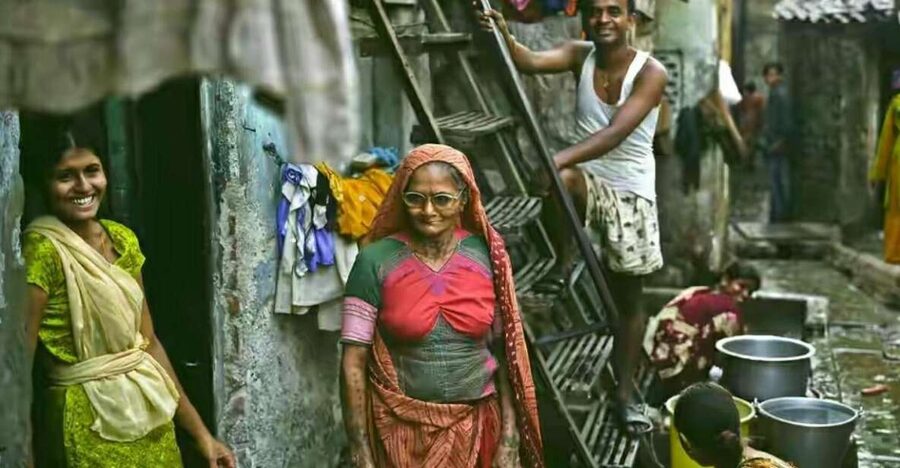 Mumbai: Dharavi Slum Slumdog Millionaire Tour with a Local - Getting there and getting back