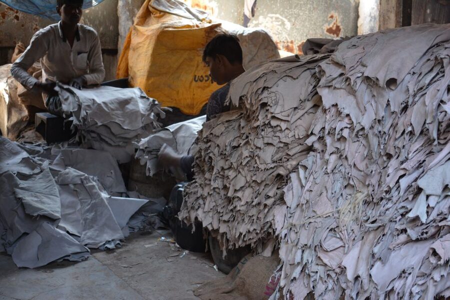 Mumbai: Dharavi Slum Tour with Dhobi Ghat (Open-Air Laundry) - Meeting the human side of Dharavi