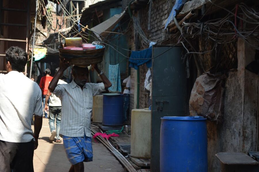 Mumbai: Dharavi Slum Tour with Dhobi Ghat (Open-Air Laundry) - Photography and respectful behavior